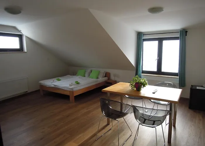 Hotel U Kabinky 4*